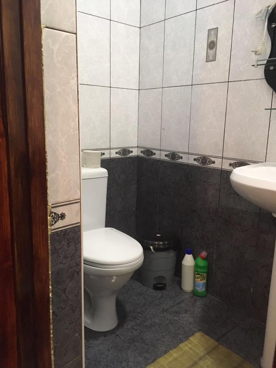 Esnat Guest House Титова 25А Suchumi Zewnętrze zdjęcie